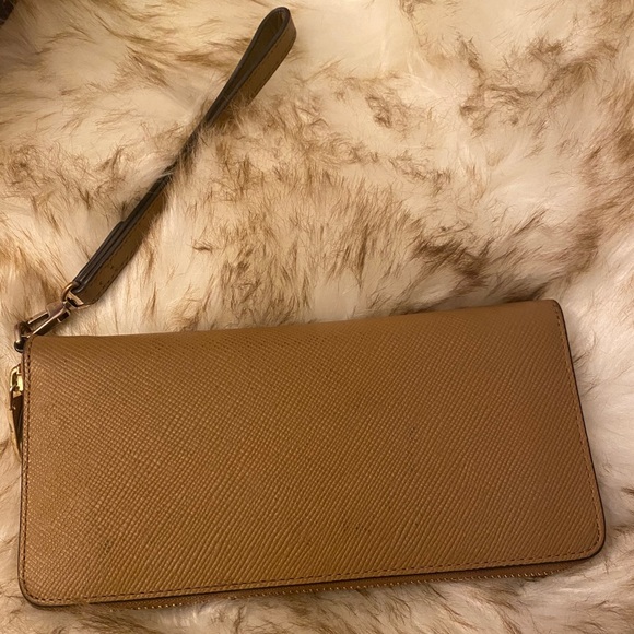 Bags Tory Burch Perry Zip Passport Continental Wallet Poshmark